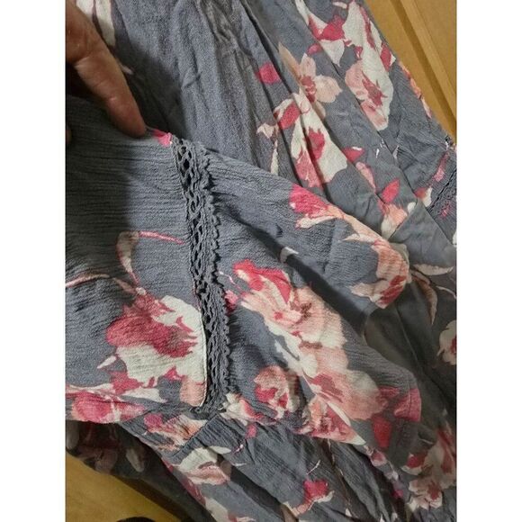 Lane Bryant Womens Floral Boho Tunic Top 22/24 Gray & Pink Crinkle Fabric - Picture 3 of 6